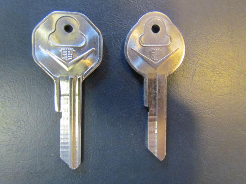     1968 1972 1976 1980 cadillac vintage collector crest car keys nos uncut