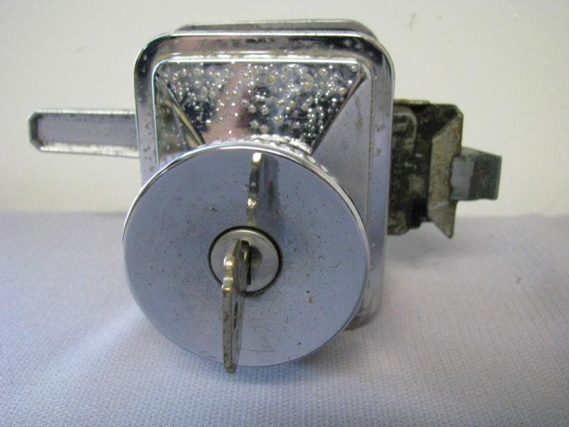 Vintage bargman l-200 trailer door handle/lock