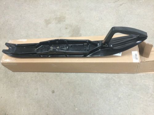 Yamaha plastic skis, dual keel