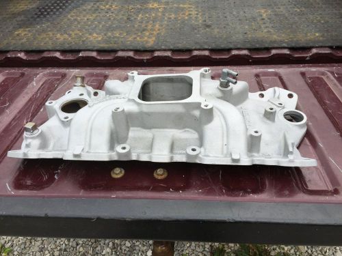 Small block chevy edlebrock torker ii alumnium intake manifold