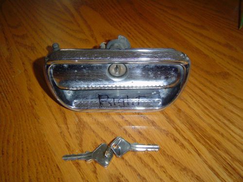 Alfa romeo gtv 105 series used exterior right side door handle with keys