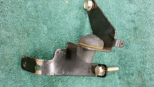 2002 arctic cat zr600 efi muffler mount bracket