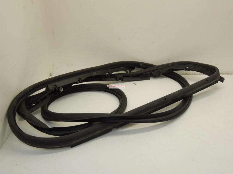 Audi a6 c6 front outer door rubber seal 4f0837911