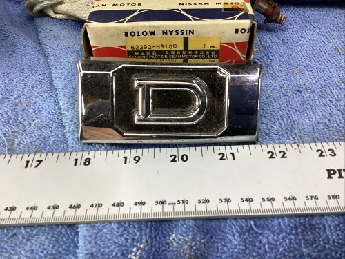 NOS DATSUN SUNNY B310 Front Grill Badge Emblem NISSAN 82392-H9100, US $49.00, image 3