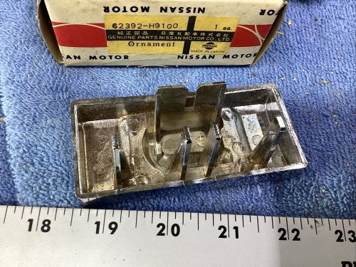 NOS DATSUN SUNNY B310 Front Grill Badge Emblem NISSAN 82392-H9100, US $49.00, image 6