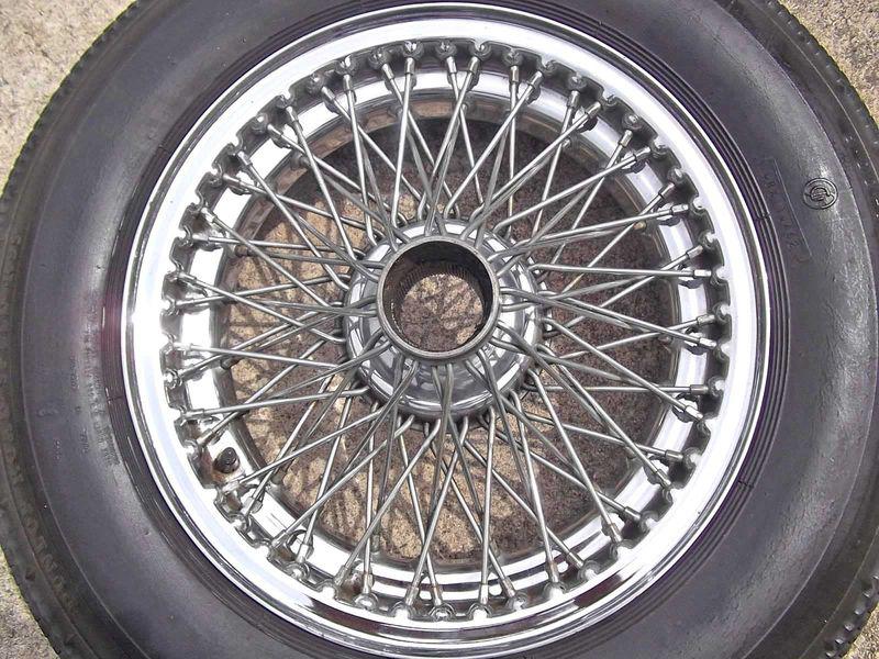 Aston martin db2/4 original dunlop wire wheel and vintage tire