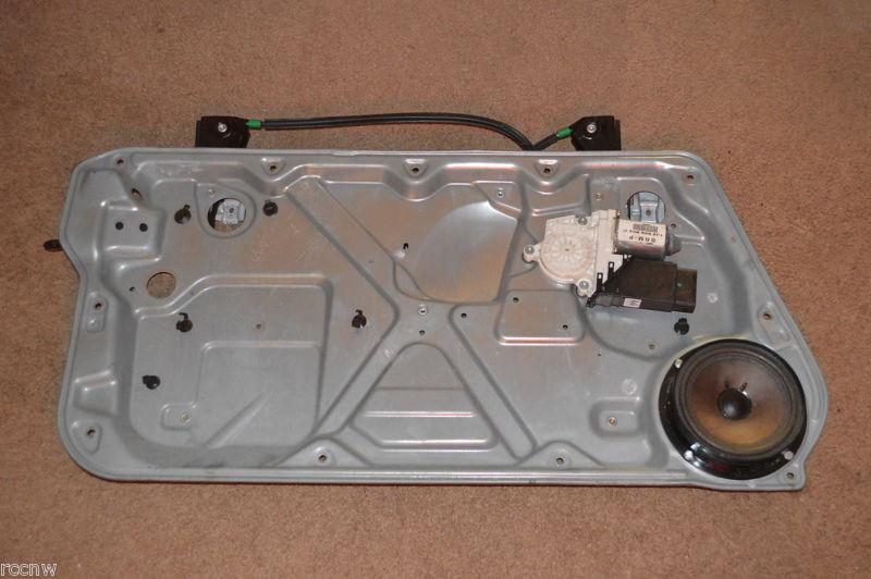 Sell 98 99 00 01 02 03 04 05 VW BEETLE passenger side window regulator