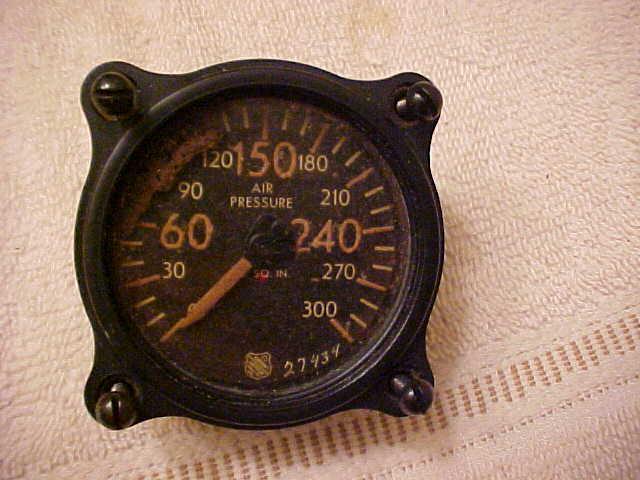 Air pressure gauge 0-300 lbs.by manning,maxwell & moore inc. has bakelite case