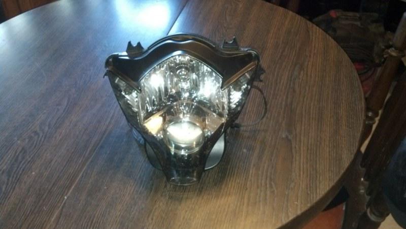 Used 2006 2007 suzuki gsxr 600 750 headlight (oem) damaged tabs..but all there