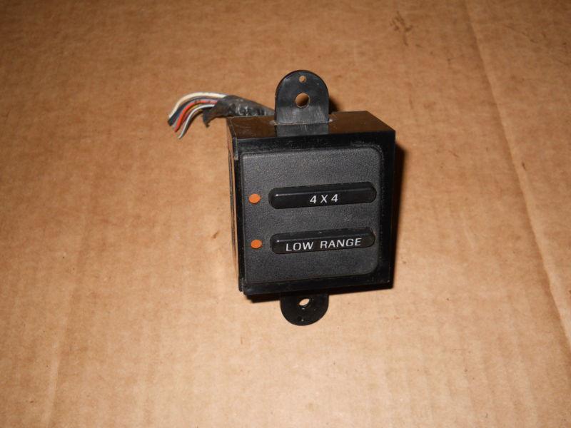Sell 1992 1995 FORD F150 F 150 BRONCO 4WD SWITCH 4X4 TRANSFER CASE 92