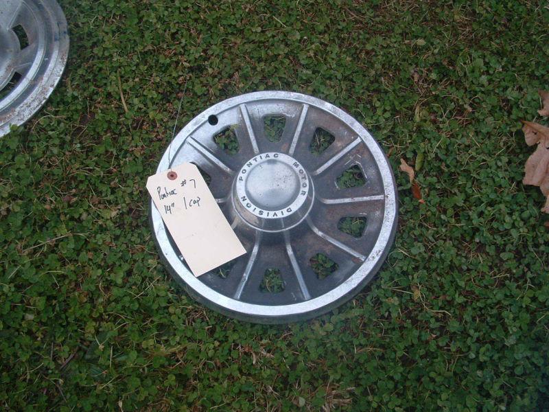 1965 pontiac tempest hubcap (1) 14"