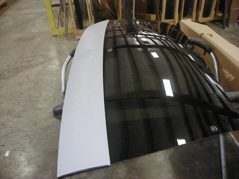 Sell Mercury Mountaineer rear windshield ( 2002) in Saint Robert