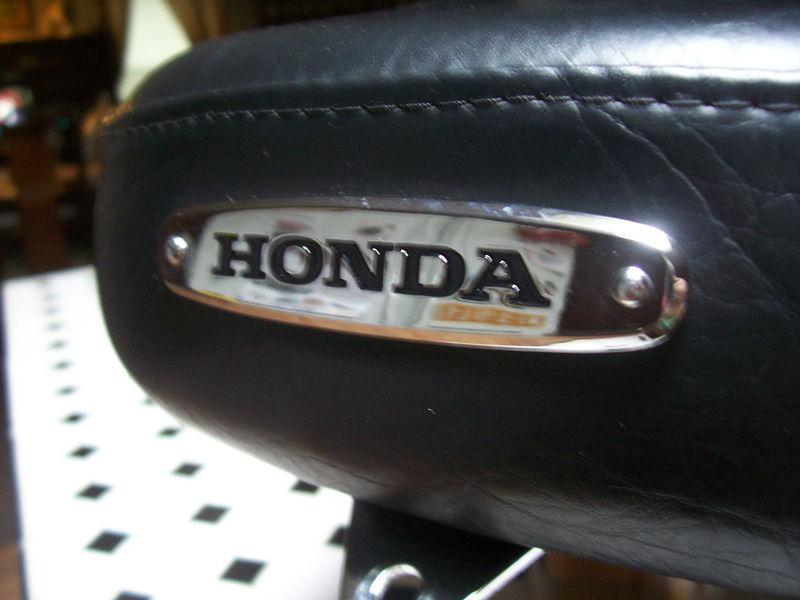 Motorcycle seat - honda - black - looks brand new