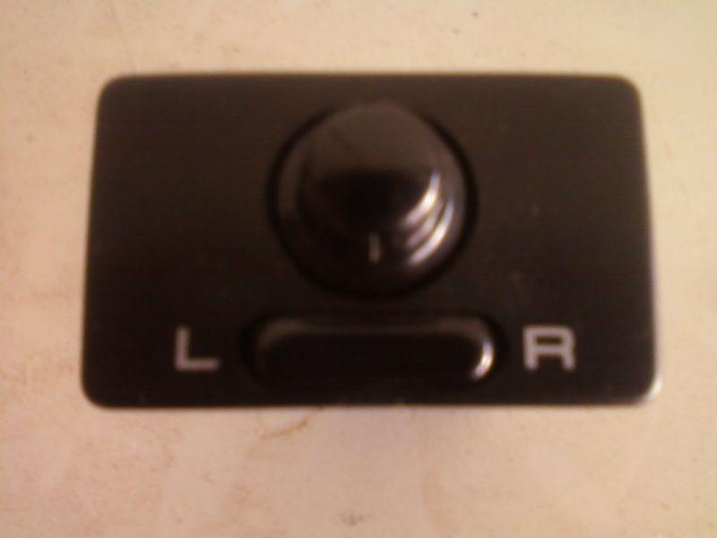 Sell 8994 NISSAN MAXIMA POWER MIRROR CONTROL SWITCH OEM in Corona