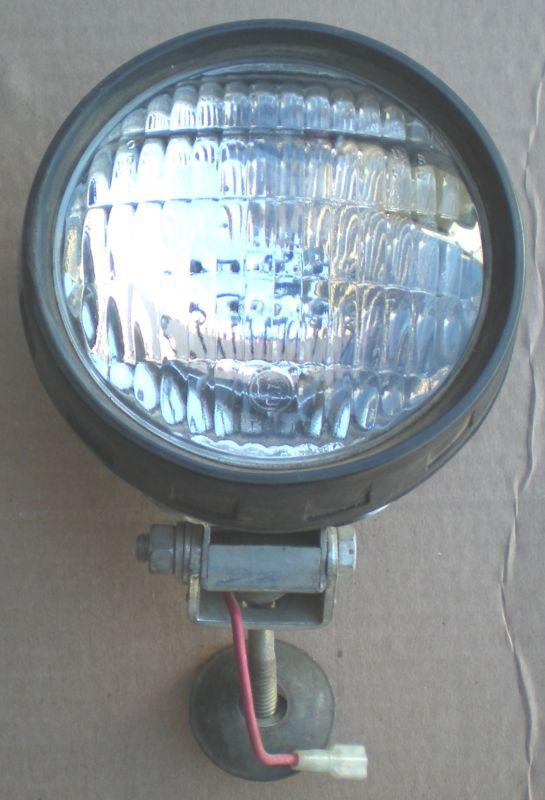 1 – vintage dominion auto 4" fog/driving light w/ mount - used