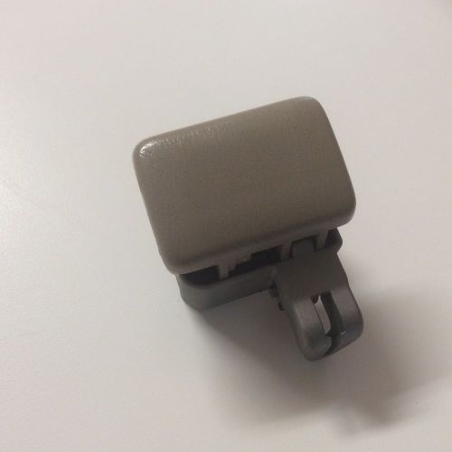 Purchase TOYOTA COROLLA GLOVE BOX LATCH GLOVEBOX DOOR HANDLE TAN OEM 9802 in Riverton, Utah