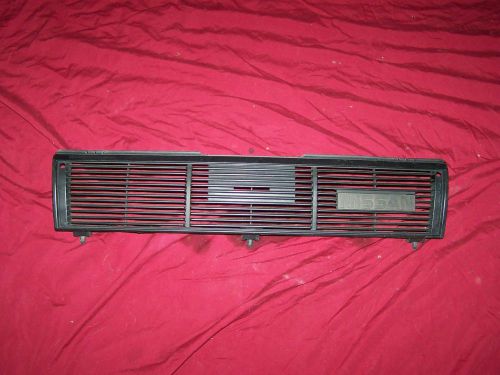 1987 1988 nissan sentra front grille sport cpe used oem