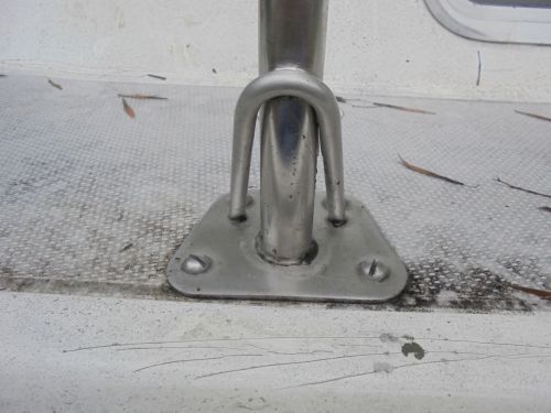 Catalina 22 sailboat-safety/life line and 4 18" stanchions 1974 hull id# 3228