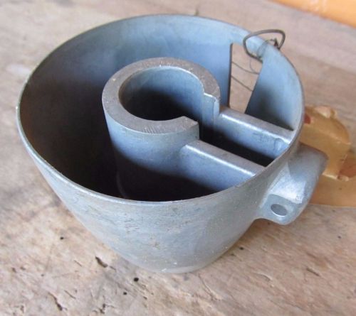 Nos 1967-1972 ? chevrolet gmc truck steering column collar gm 3904744