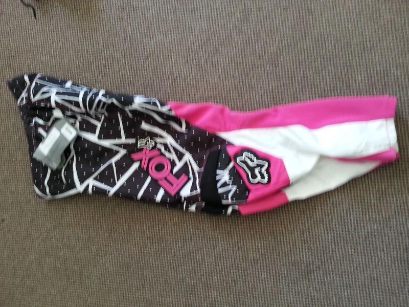 New fox 180 girls dirtbike riding pants size 5-6 pink and black