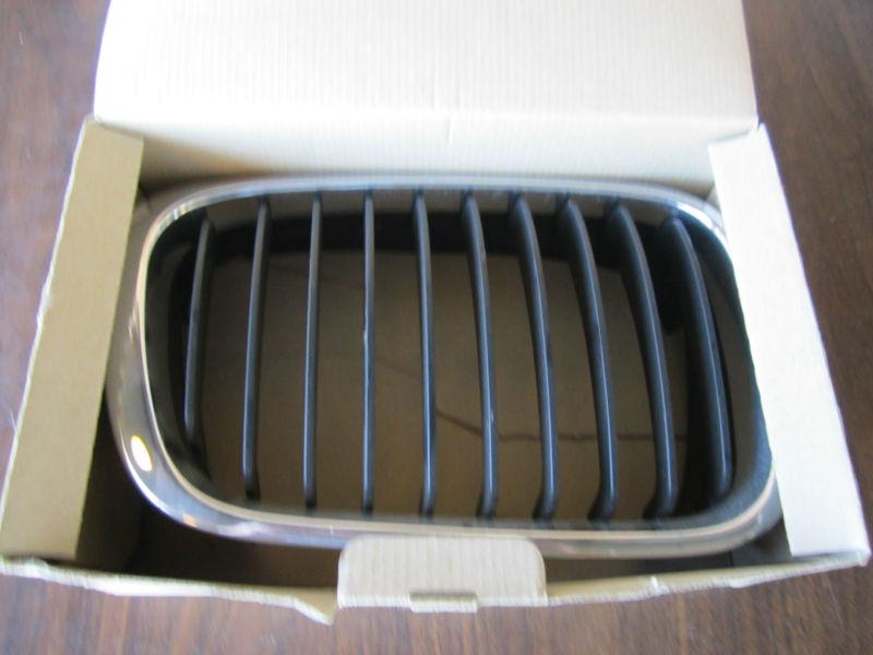 Bmw e46 grille chrome right hand oem new 323 325 330 sedan wagon 51 13 8 208 490