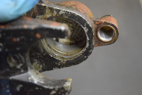 YAMAHA XZ550 VISION FRONT LEFT SIDE BRAKE CALIPER HOUSING / XT600 XJ650 XJ750, US $45.00, image 3