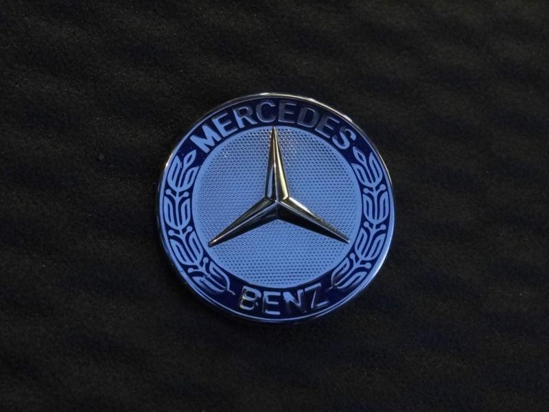 Mercedes-benz oem hood emblem 129 888 01 16