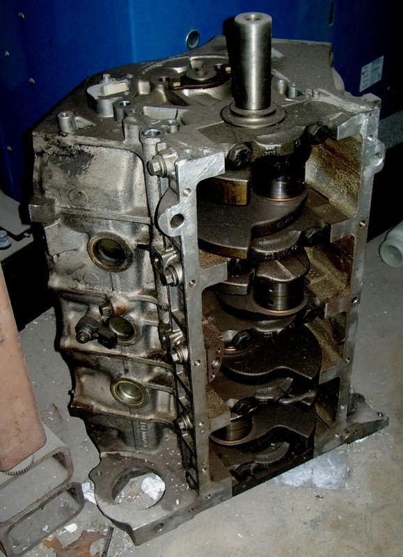 Buick 215 engine build parts: 4.0-4.6l rover block and 4.6l crank excl condition