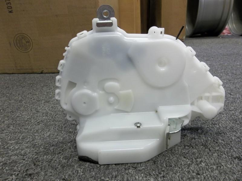 2008-2012 oem honda accord rh passenger side front door lock 72110-ta0-a12