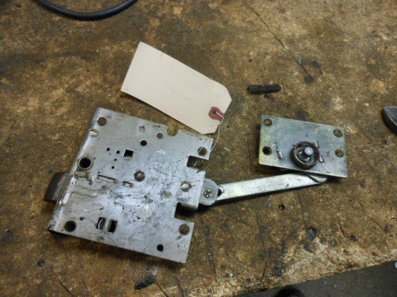 1934 packard standard 8 rr door latch with release mechanism