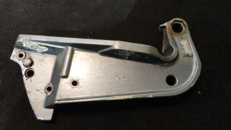 Port clamp bracket #6g5-43111-01-ek, 1988 yamaha 2 stroke 130hp outboard motor