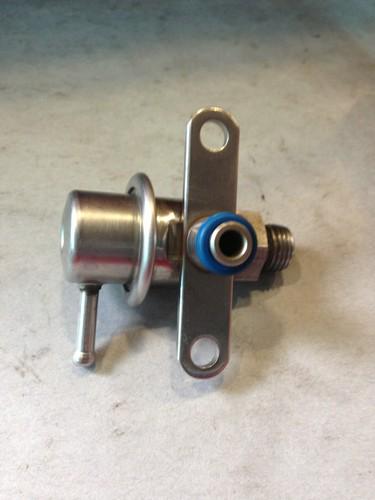 Smp/standard  fuel pressure regulator ford explorer 1995