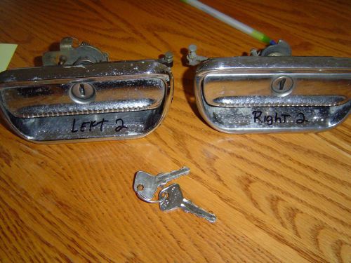 Alfa romeo gtv 105 series used exterior left &amp; rightside door handles with keys