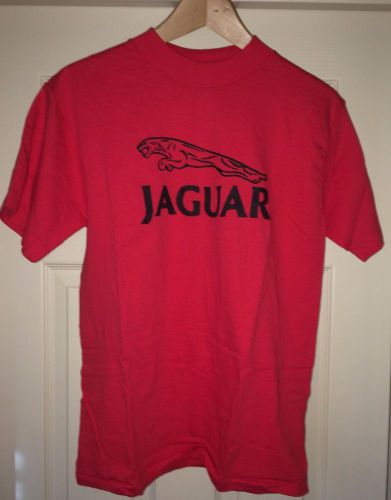 Excellent condition jaguar mock turtleneck t-shirt size (m-l) color: red!
