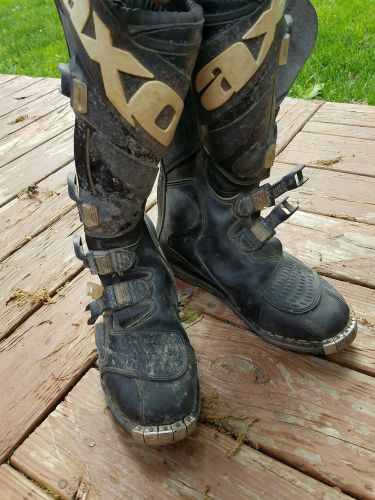 Axo riding boots
