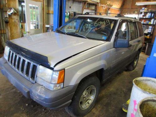 Audio equipment am-fm-cassette-cd player fits 97-03 dodge 1500 van 66398