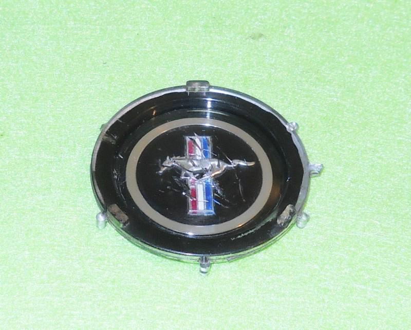 1964 1965 1966 mustang fastback gt convertible orig steering wheel center emblem
