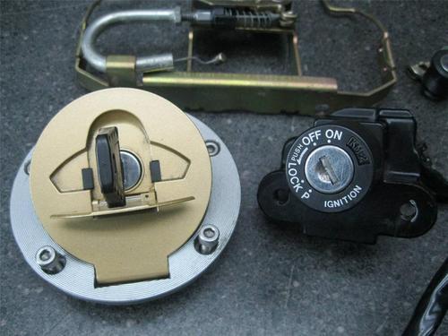 98 Ducati 900 Super Sport Complete Lock Set & Key 82G, US $99.99, image 2