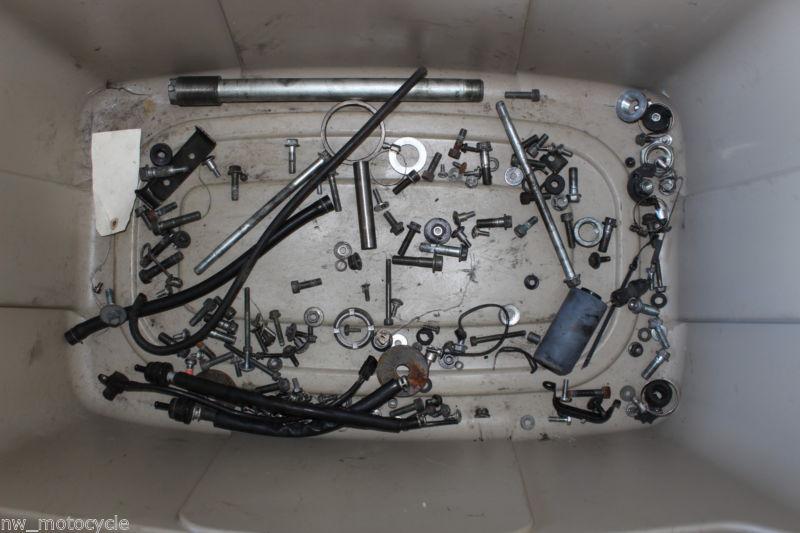 Suzuki gsxr  600 750 srad gsxr600 gsx-r bolts nuts frame engine 97 98 99 00 sn