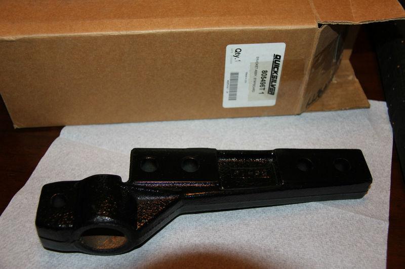 Mercury quicksilver 805496t1 bracket assy-stbd--2 available, new in pkg!