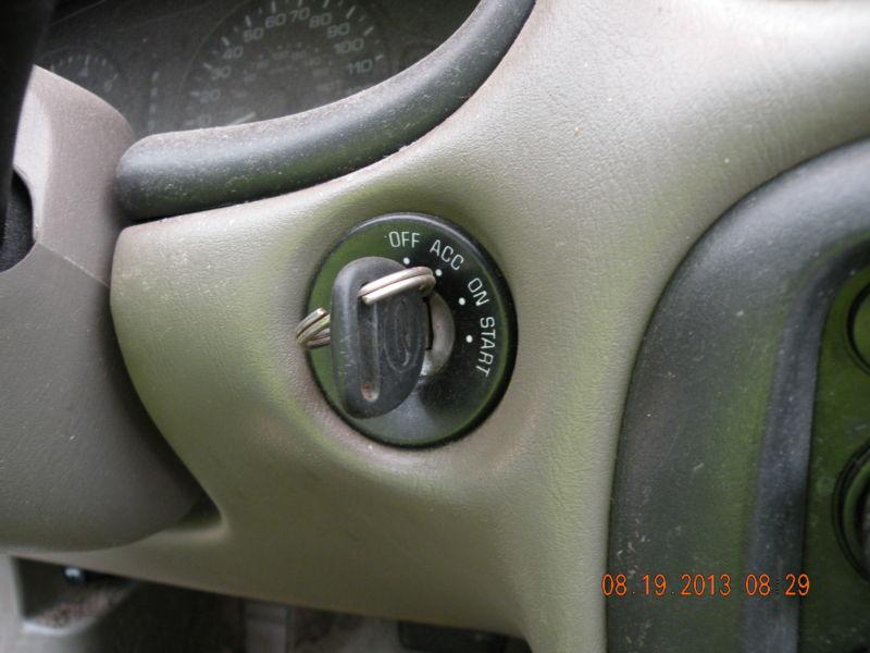 Buy 1999 OLDS ALERO IGNITION SWITCH WITH KEY in Woodhull, New York, US
