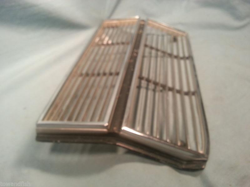 1969 Ford Thunderbird RH Headlight Door Grill, US $50.00, image 3