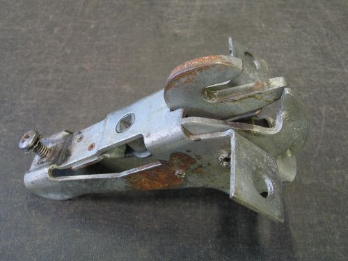 1951 1952 chevrolet styleline fleetline pontiac chieftain notch back trunk latch