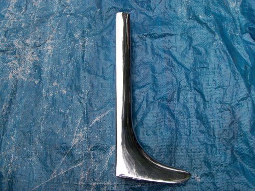 Jaguar e-type (xke) series 1 roadster right side windshield chrome v good, used.