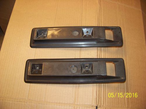 Mopar front armrest bases black set 66-70 b-body roadrunner superbee!!