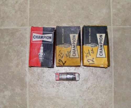 M1392 lot of misc marine spark plugs 22 total plugs