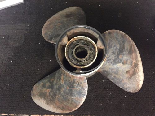 Used johnson/ evinrude  13 7/8  x 17  pitch stainless propeller rh rotation