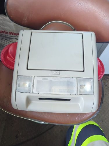 2009-2017  chevrolet traverse rear entertainment system dvd with dome light