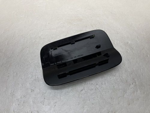 15-18 audi a3 s3 (8v) fuel tank filler housing gas tank door flap (ly9t)