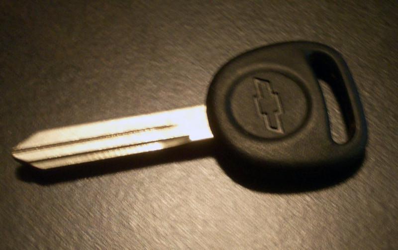 New uncut chevrolet "bow tie" transponder key blank - oem uncut